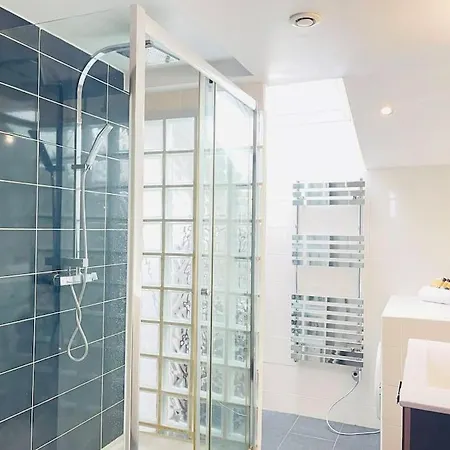 شقة Sea View Auble Yourhosthelper *